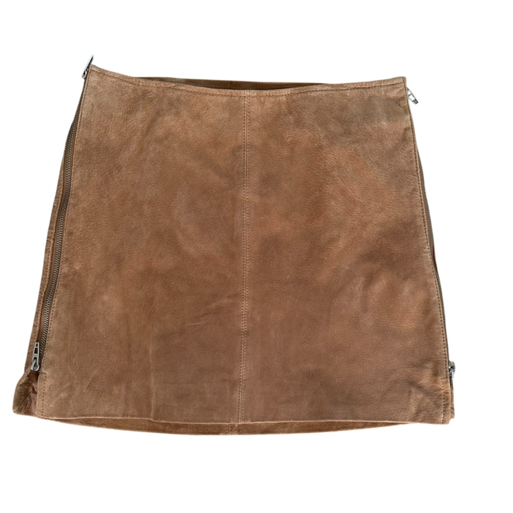[BLANKNYC] Suede Mini Skirt With Side Zipper Details